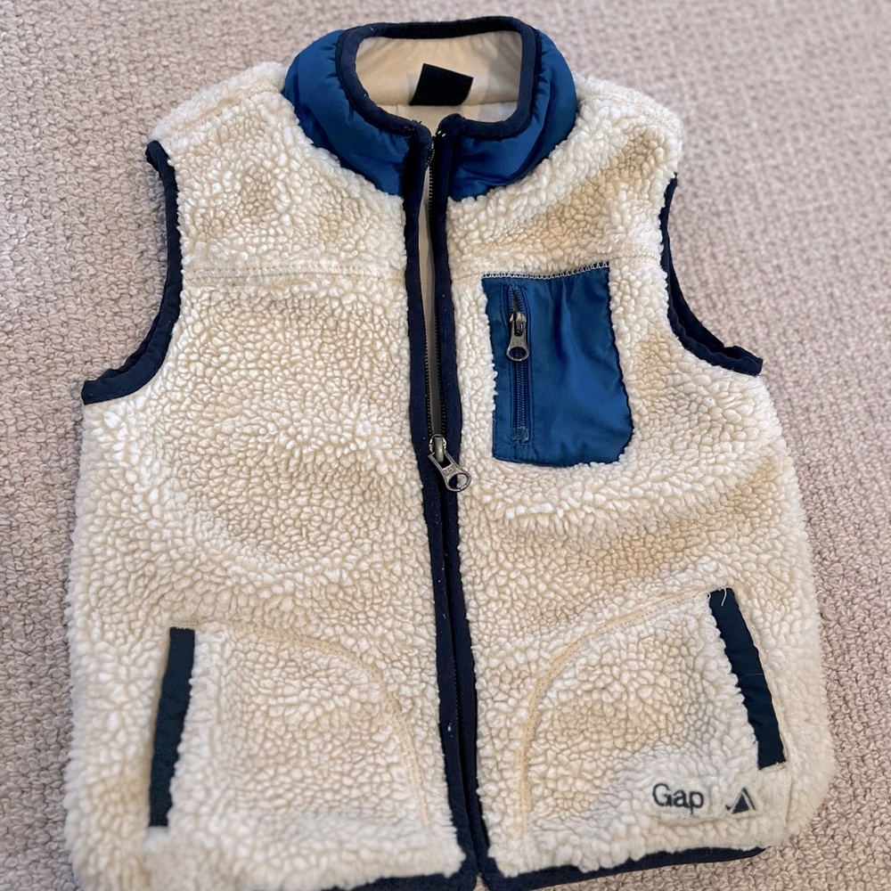 Gap fleece vest